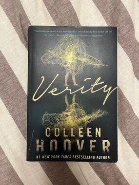 Verity by Colleen Hoover - Black & Gold Paperback